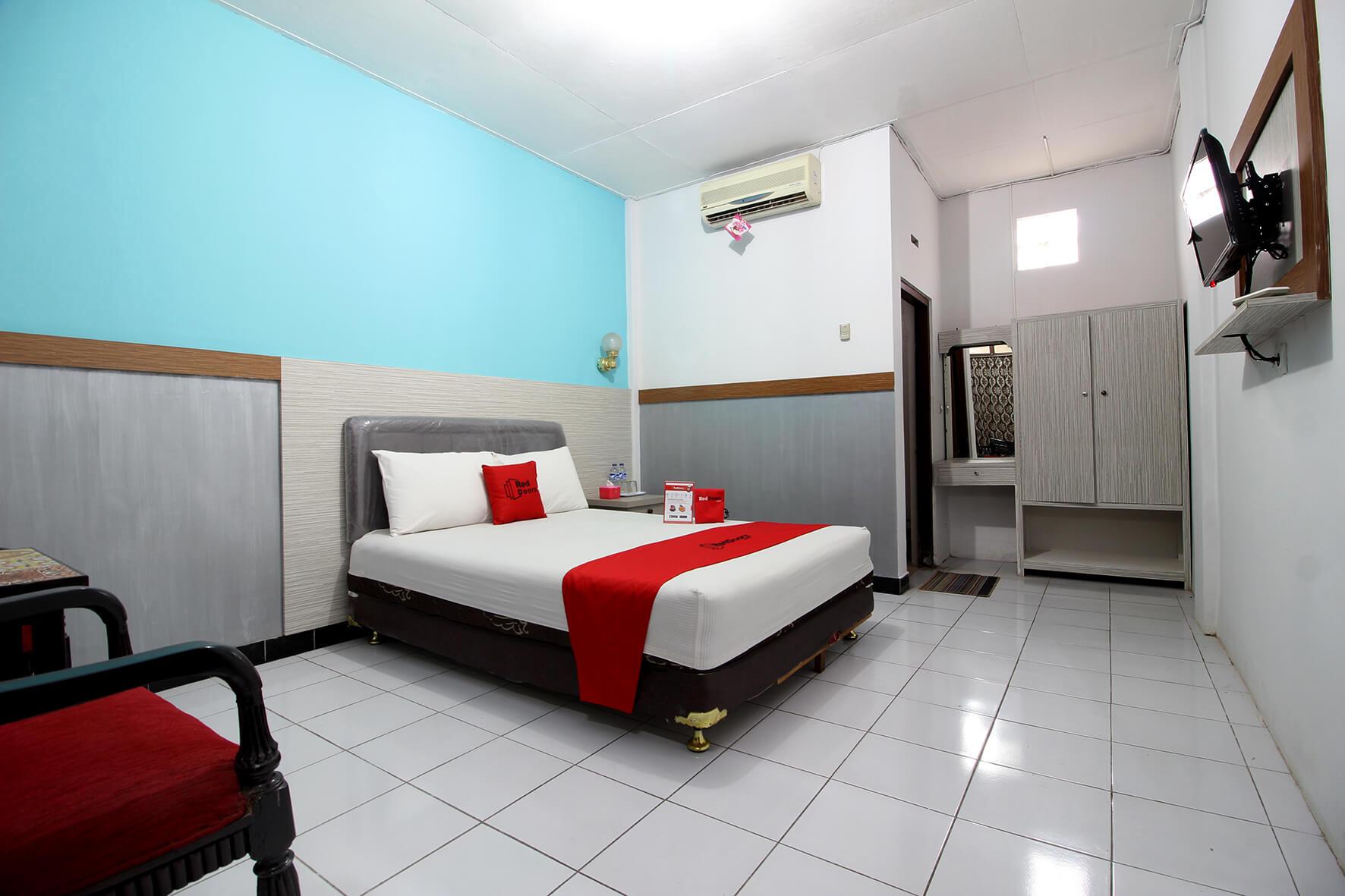 Reddoorz Plus Syariah Near Lempuyangan Station 3 Yogyakarta Exterior foto